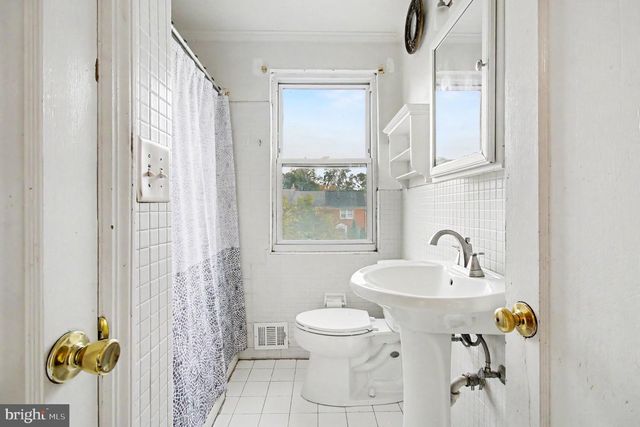 8528 WATER OAK RD, Parkville, MD 21234