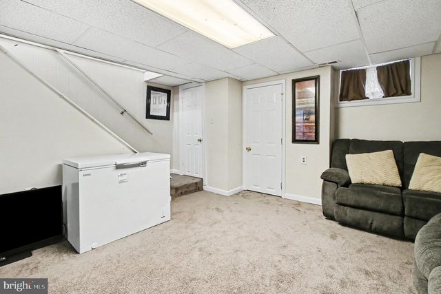 8528 WATER OAK RD, Parkville, MD 21234