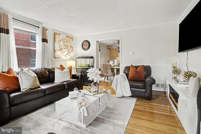 8528 WATER OAK RD, Parkville, MD 21234
