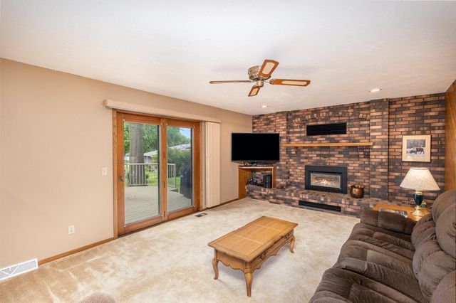 706 Highland Drive, New Prague, MN 56071