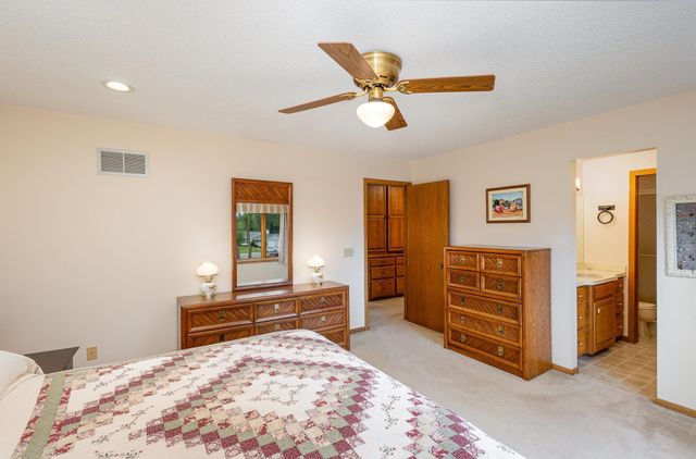 706 Highland Drive, New Prague, MN 56071