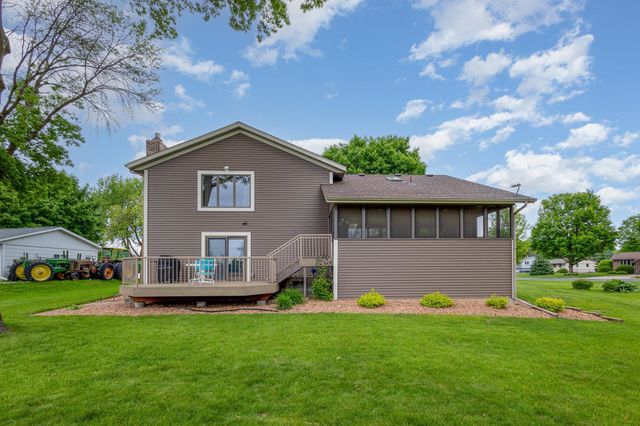 706 Highland Drive, New Prague, MN 56071