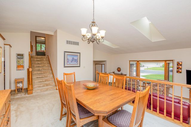 706 Highland Drive, New Prague, MN 56071