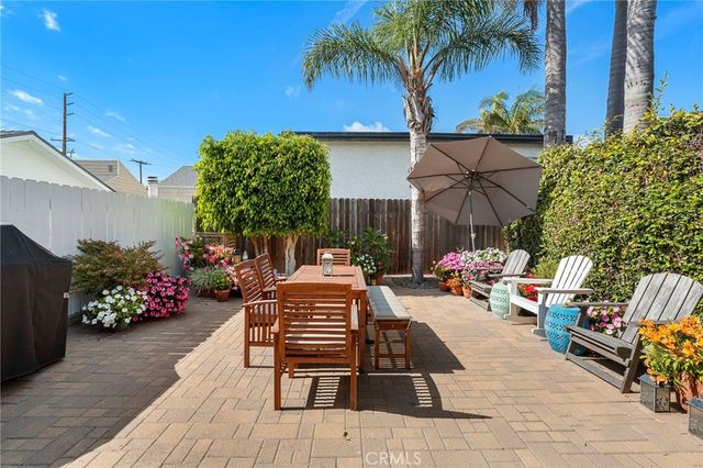 207 Memphis Avenue, Huntington Beach, CA 92648