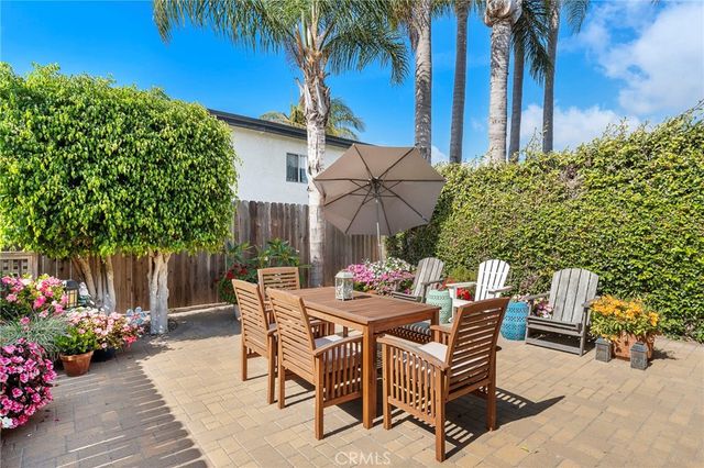 207 Memphis Avenue, Huntington Beach, CA 92648