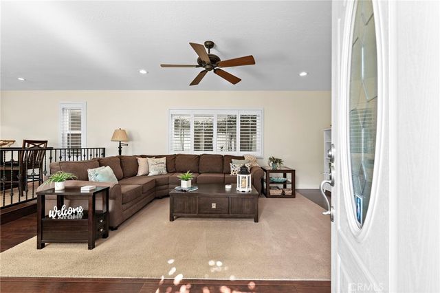 207 Memphis Avenue, Huntington Beach, CA 92648