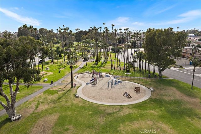 207 Memphis Avenue, Huntington Beach, CA 92648