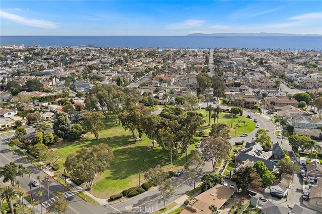 207 Memphis Avenue, Huntington Beach, CA 92648