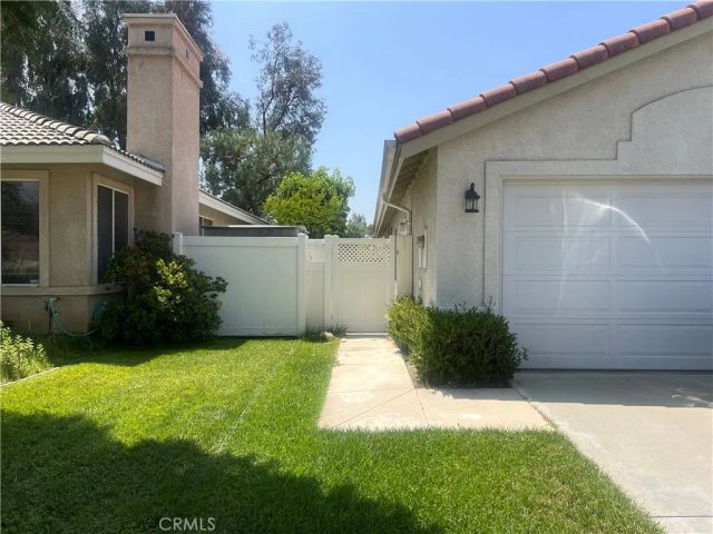 29225 Parkcrest, Highland, CA 92346