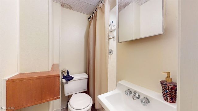 19334 Frazier Drive, Rocky River, OH 44116