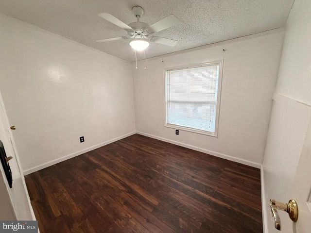 203 OAKFIELD CT W, Lancaster, PA 17603