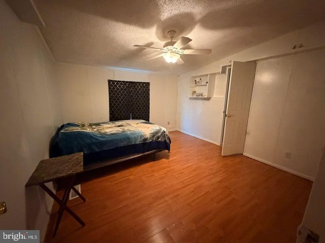 203 OAKFIELD CT W, Lancaster, PA 17603