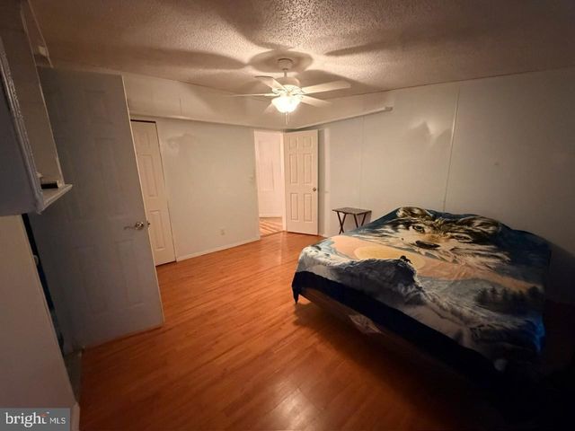 203 OAKFIELD CT W, Lancaster, PA 17603