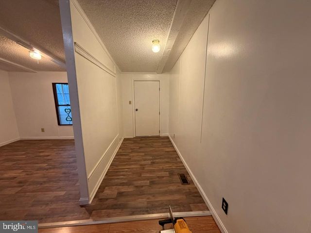 203 OAKFIELD CT W, Lancaster, PA 17603