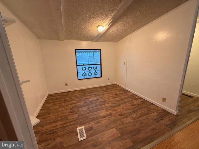 203 OAKFIELD CT W, Lancaster, PA 17603