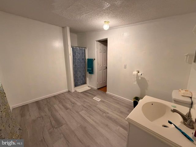 203 OAKFIELD CT W, Lancaster, PA 17603