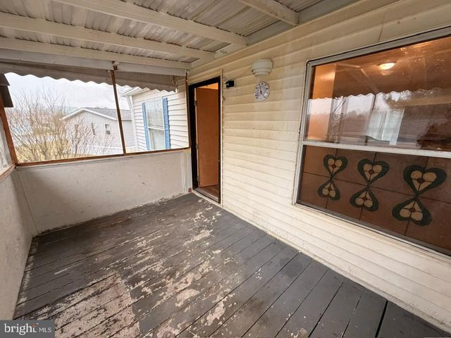 203 OAKFIELD CT W, Lancaster, PA 17603