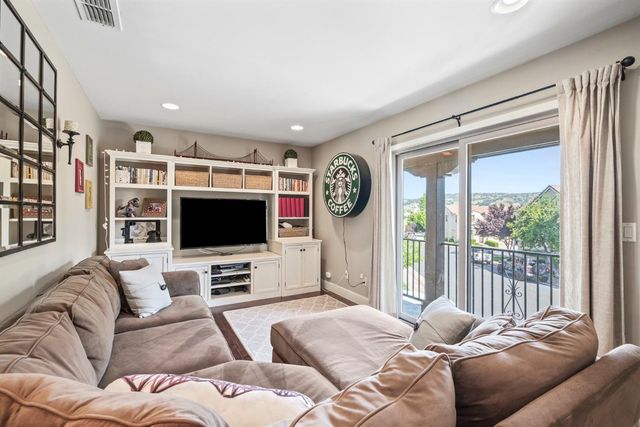 1619 Ballou Cir, Folsom, CA 95630