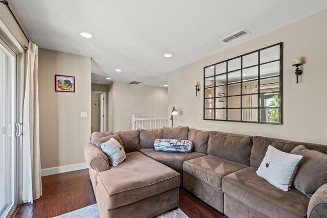 1619 Ballou Cir, Folsom, CA 95630