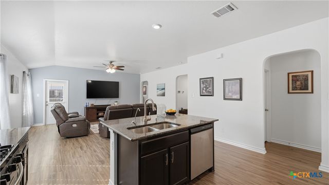 6429 Hoffman Plain, San Antonio, TX 78252