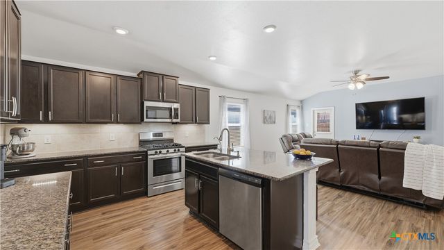 6429 Hoffman Plain, San Antonio, TX 78252