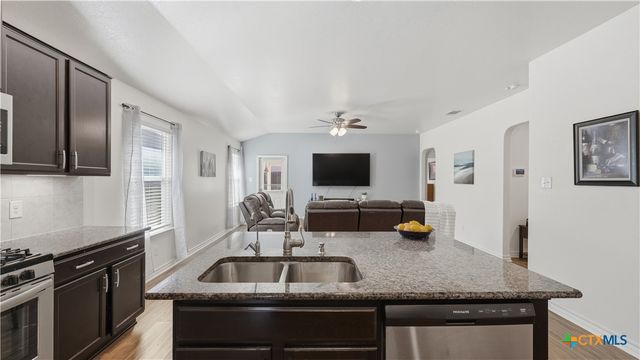 6429 Hoffman Plain, San Antonio, TX 78252