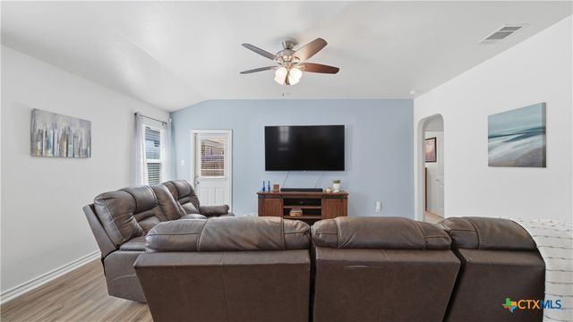 6429 Hoffman Plain, San Antonio, TX 78252