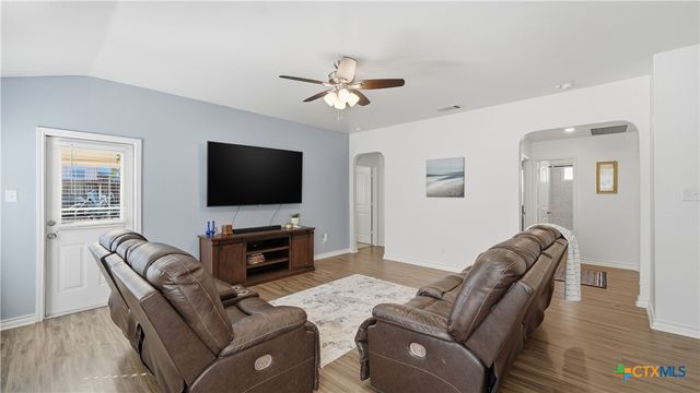 6429 Hoffman Plain, San Antonio, TX 78252