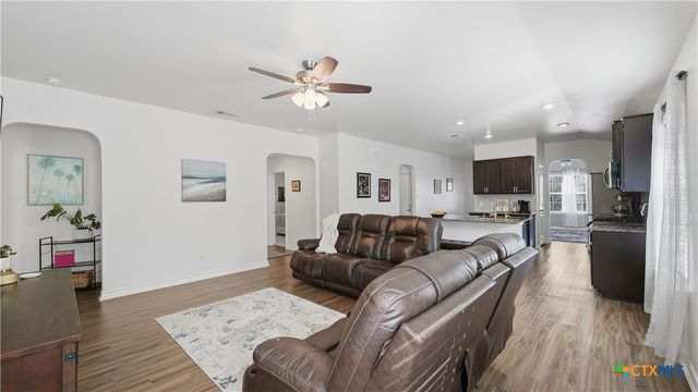 6429 Hoffman Plain, San Antonio, TX 78252