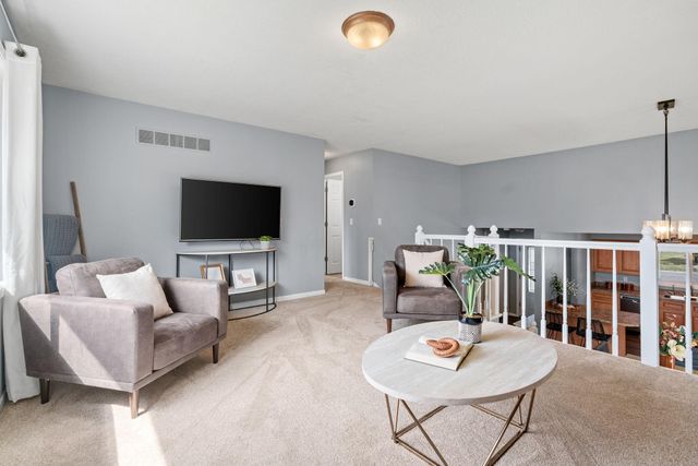 10725 15th Avenue N, Plymouth, MN 55441