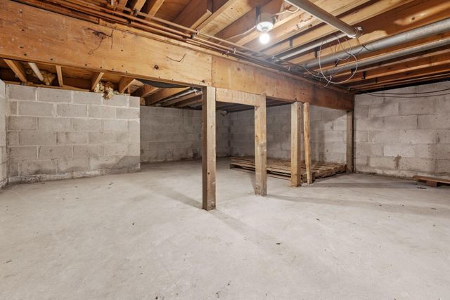 10725 15th Avenue N, Plymouth, MN 55441