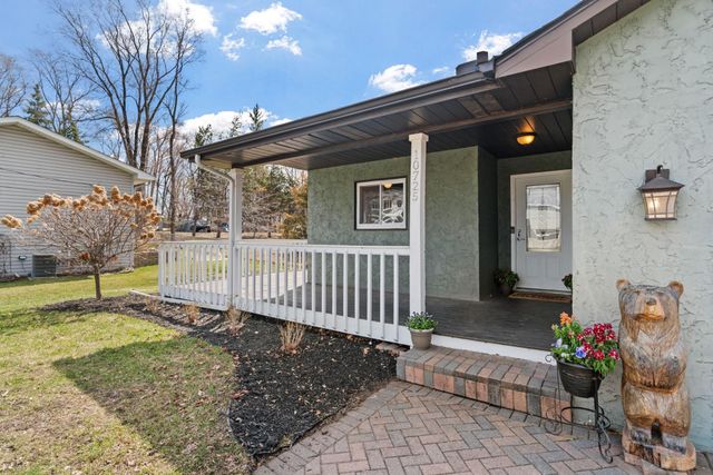 10725 15th Avenue N, Plymouth, MN 55441