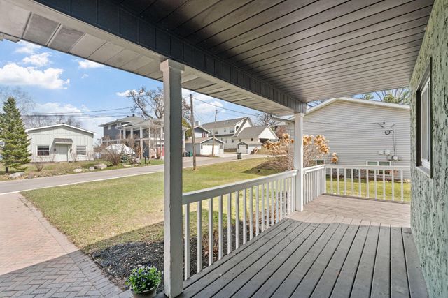 10725 15th Avenue N, Plymouth, MN 55441