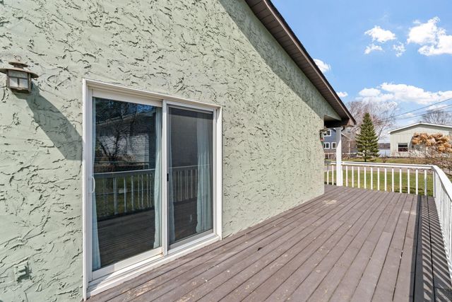 10725 15th Avenue N, Plymouth, MN 55441