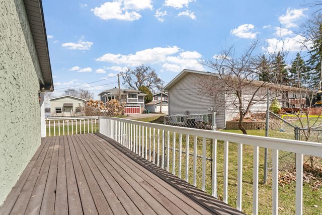 10725 15th Avenue N, Plymouth, MN 55441