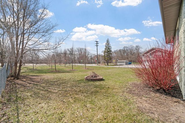 10725 15th Avenue N, Plymouth, MN 55441