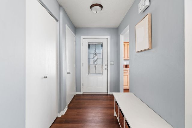 10725 15th Avenue N, Plymouth, MN 55441