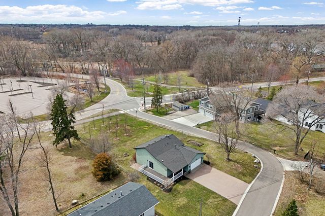 10725 15th Avenue N, Plymouth, MN 55441