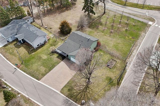 10725 15th Avenue N, Plymouth, MN 55441