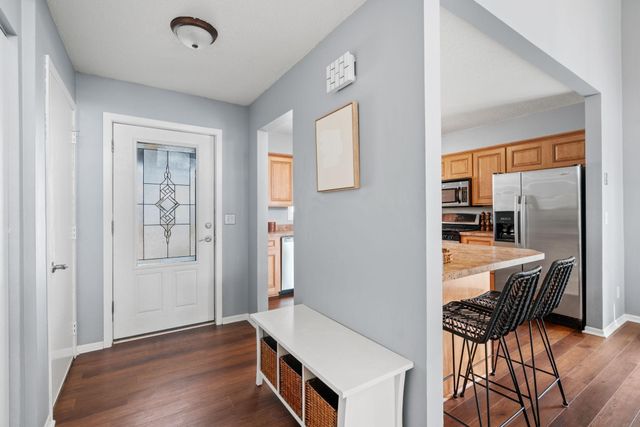 10725 15th Avenue N, Plymouth, MN 55441