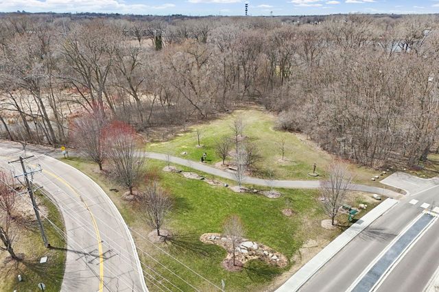 10725 15th Avenue N, Plymouth, MN 55441