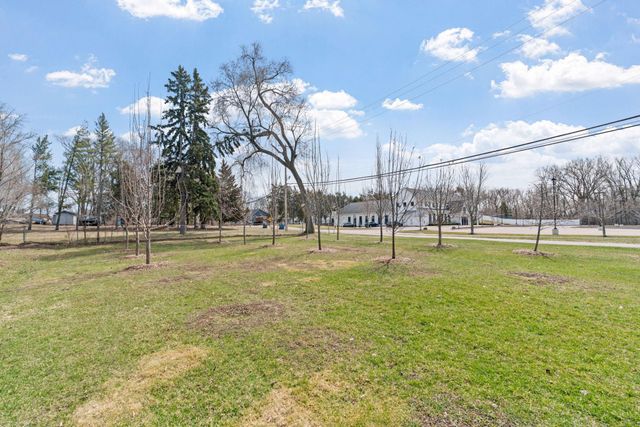 10725 15th Avenue N, Plymouth, MN 55441