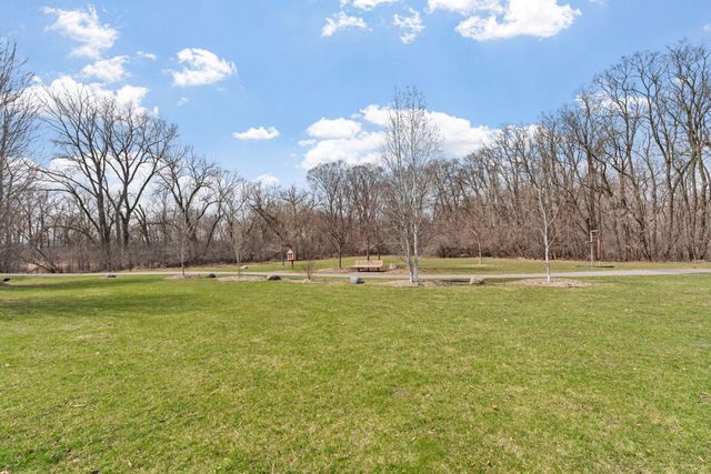 10725 15th Avenue N, Plymouth, MN 55441