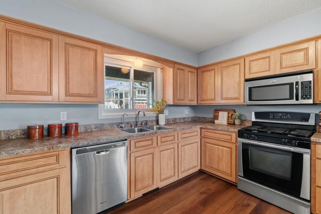 10725 15th Avenue N, Plymouth, MN 55441