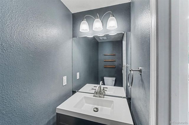 9615 W Chatfield Avenue C, Littleton, CO 80128