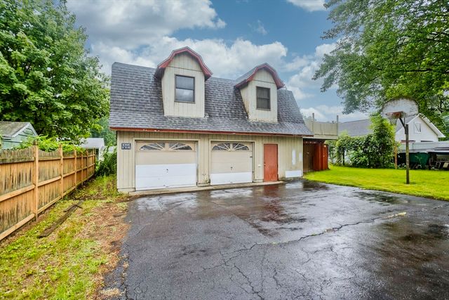 84 Bourbeau St, Chicopee, MA 01020