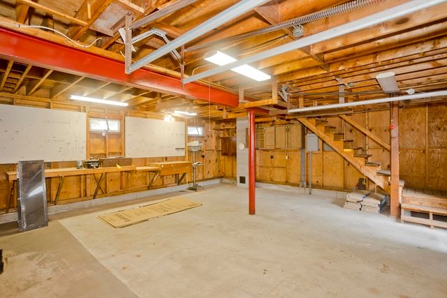 84 Bourbeau St, Chicopee, MA 01020