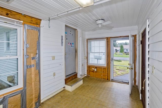 84 Bourbeau St, Chicopee, MA 01020