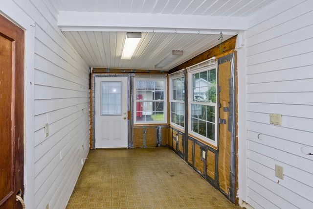 84 Bourbeau St, Chicopee, MA 01020