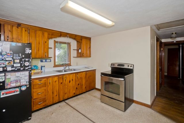 84 Bourbeau St, Chicopee, MA 01020